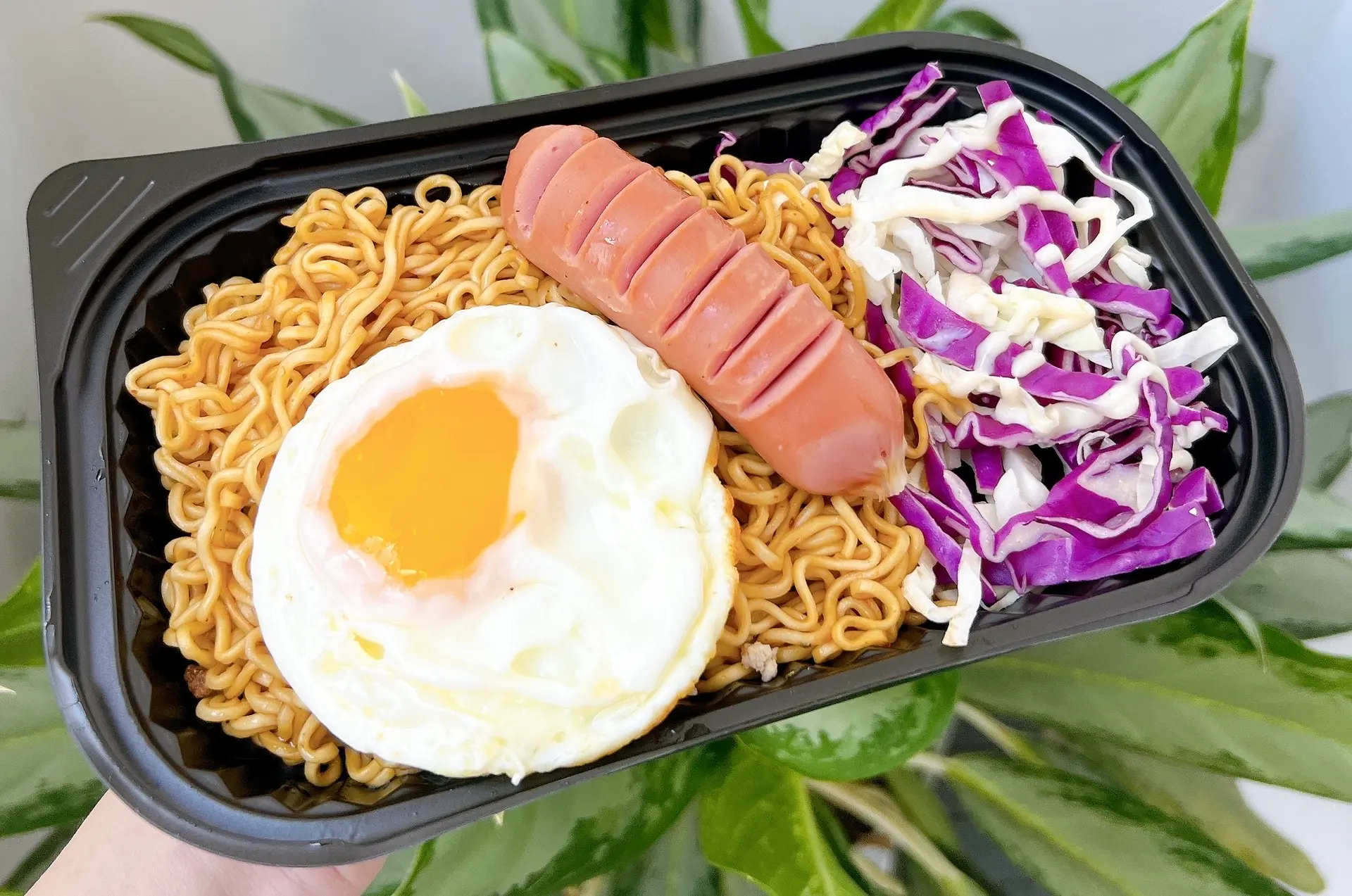 Hình ảnh Mì trộn Xúc Xích Ốp La