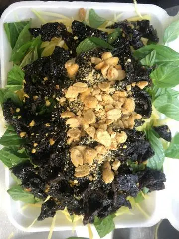 Hình ảnh gỏi đu đủ khô bò hộp lớn 