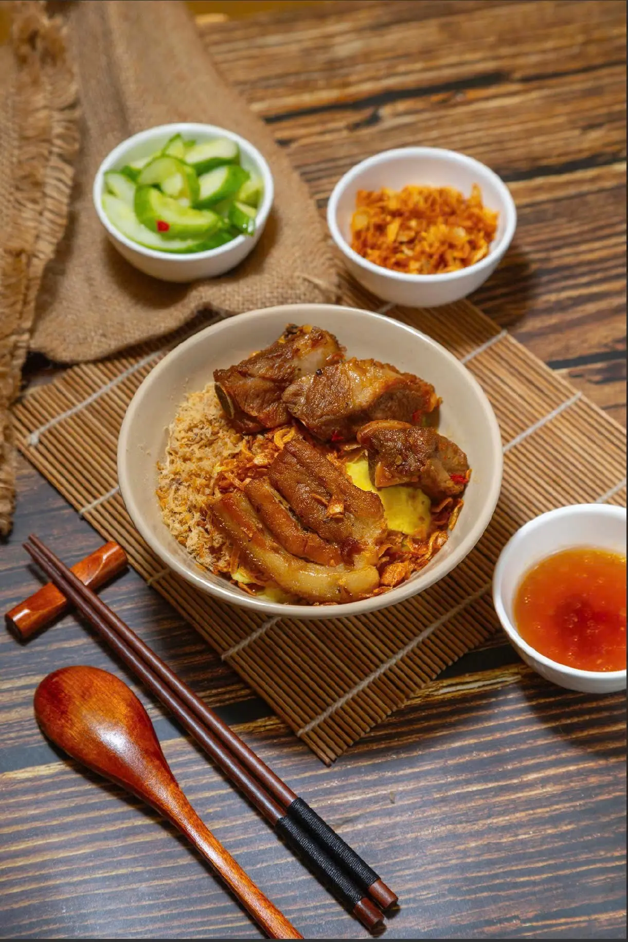 Hình ảnh Xôi trắng , sườn cay , thịt kho , chà bông 