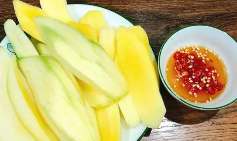 Hình ảnh Xoài chấm mắm đường