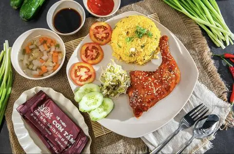 Hình ảnh Gà xốt thái góc tư - ko cơm