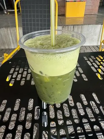 Hình ảnh Rau Má ly khổng lồ