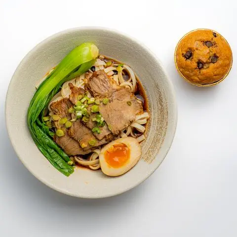 Hình ảnh Mì Bò + Muffin Chuối