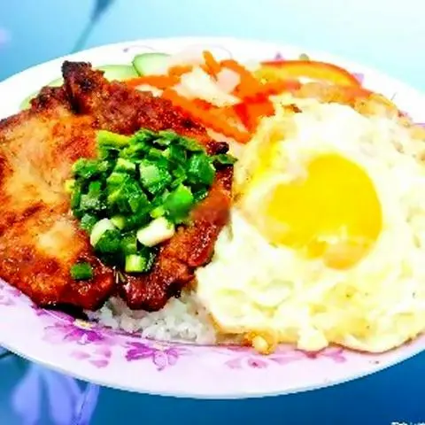 Hình ảnh Cơm sườn ốp la