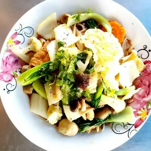 Hình ảnh Mì xào giòn chay