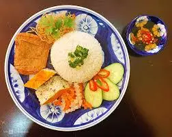Hình ảnh Cơm Chả Chén Chay & 1 Chai Nước