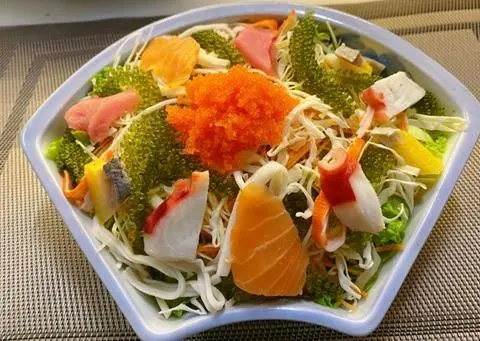Hình ảnh salad hải sản