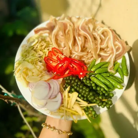 Hình ảnh Tai Heo Ngâm Mắm Nhĩ Tiêu Xanh - Hủ