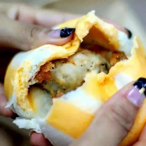 Hình ảnh Bánh bao pho mai thịt băm