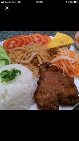 Hình ảnh cơm ốp la lạp xưởng
