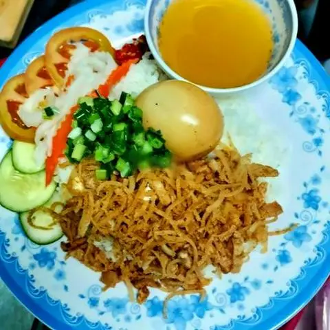 Hình ảnh Cơm bì trứng kho