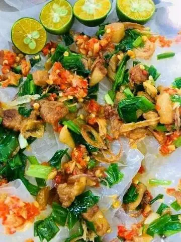 Hình ảnh Bánh tráng trộn sa tế tóp mỡ
