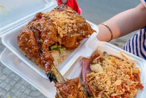 Hình ảnh Xôi đùi gà lớn+ Da