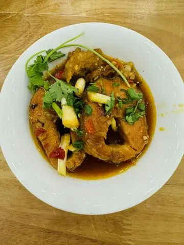 Hình ảnh Cơm cá hú kho tộ