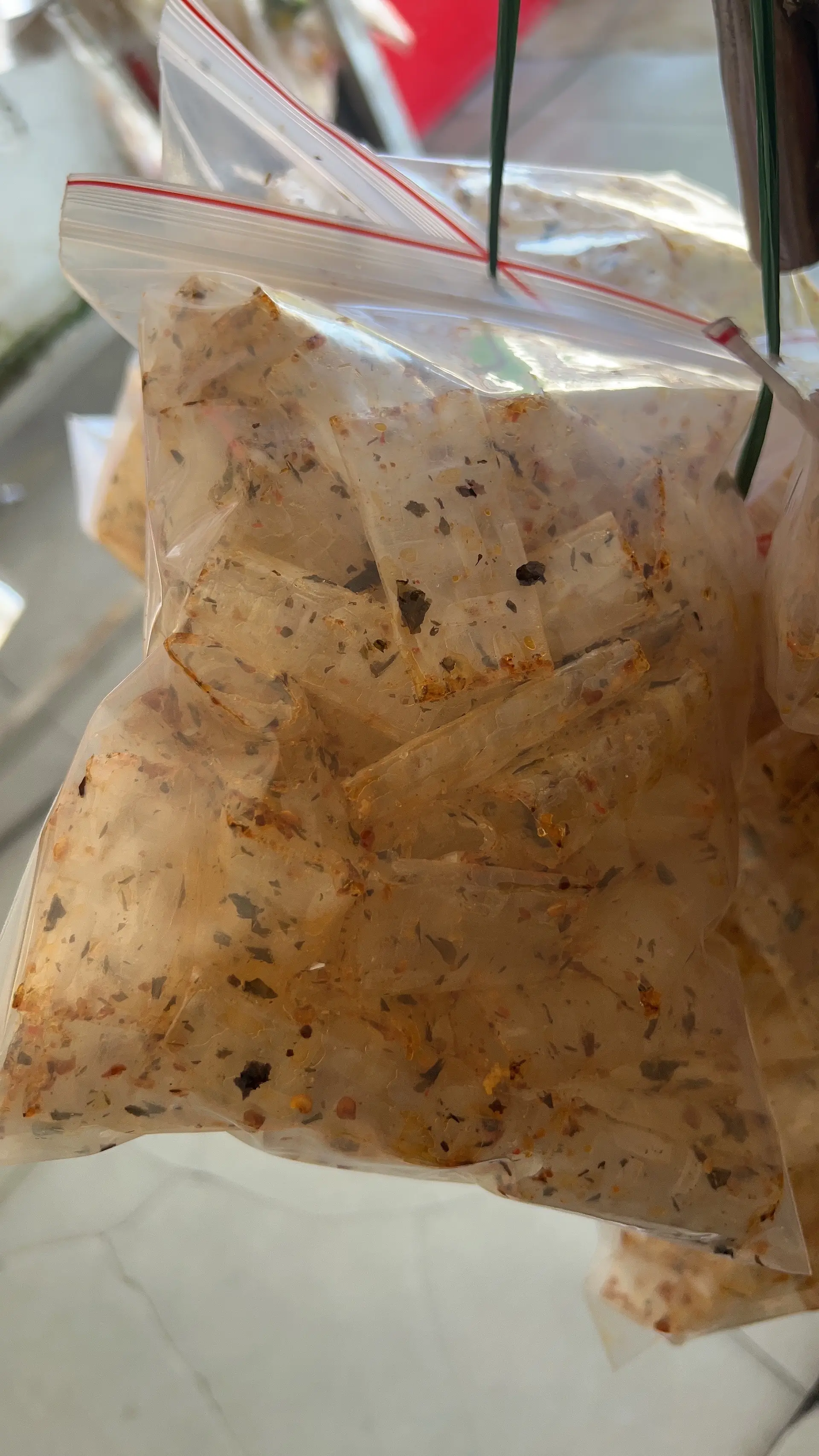 Hình ảnh bánh cuộn rong biển cháy tỏi
