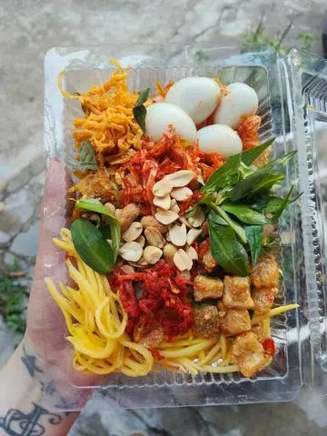 Hình ảnh Bánh tráng trộn full topping