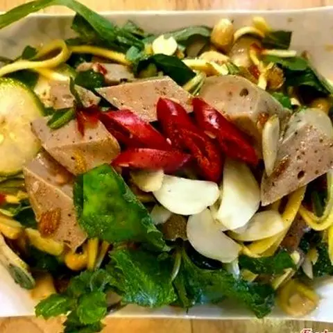 Hình ảnh Chả bò trộn cóc xoài