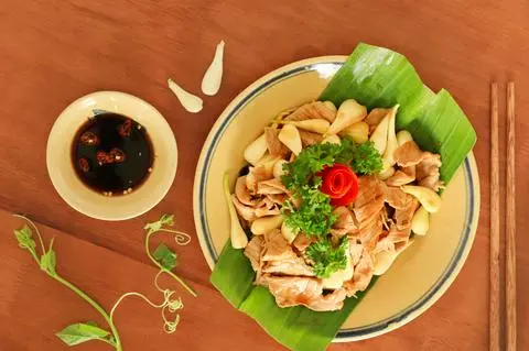 Hình ảnh Bò xào củ kiệu tươi