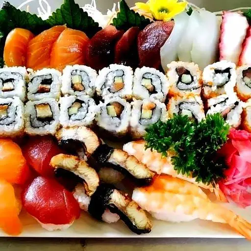 Hình ảnh Sushi thập cẩm F
