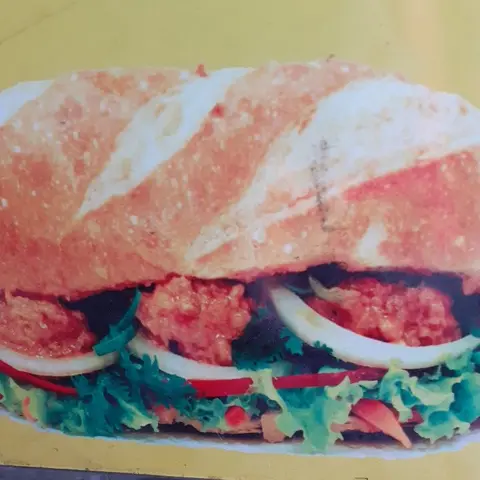 Hình ảnh Bánh mì chả cá 