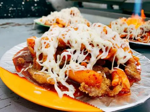 Hình ảnh Gà Tokbokki phủ phô mai