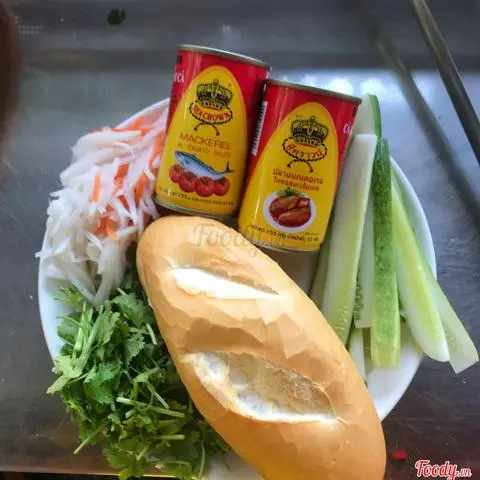 Hình ảnh Bánh mì cá hộp - lớn