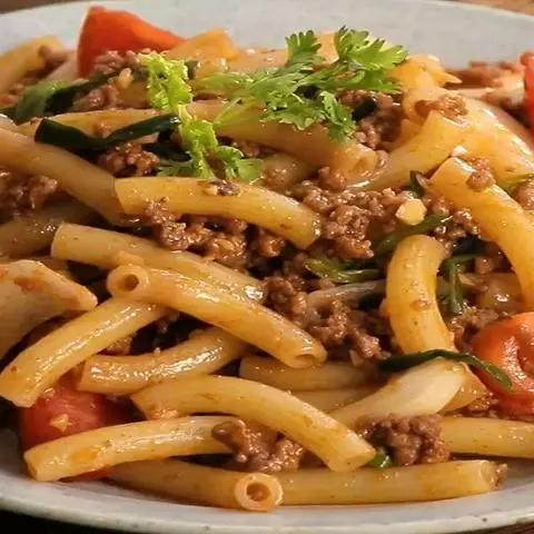 Hình ảnh Nui xào bò