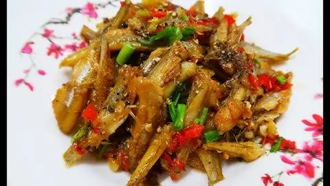 Hình ảnh Cơm Cá Cơm Kho Sả