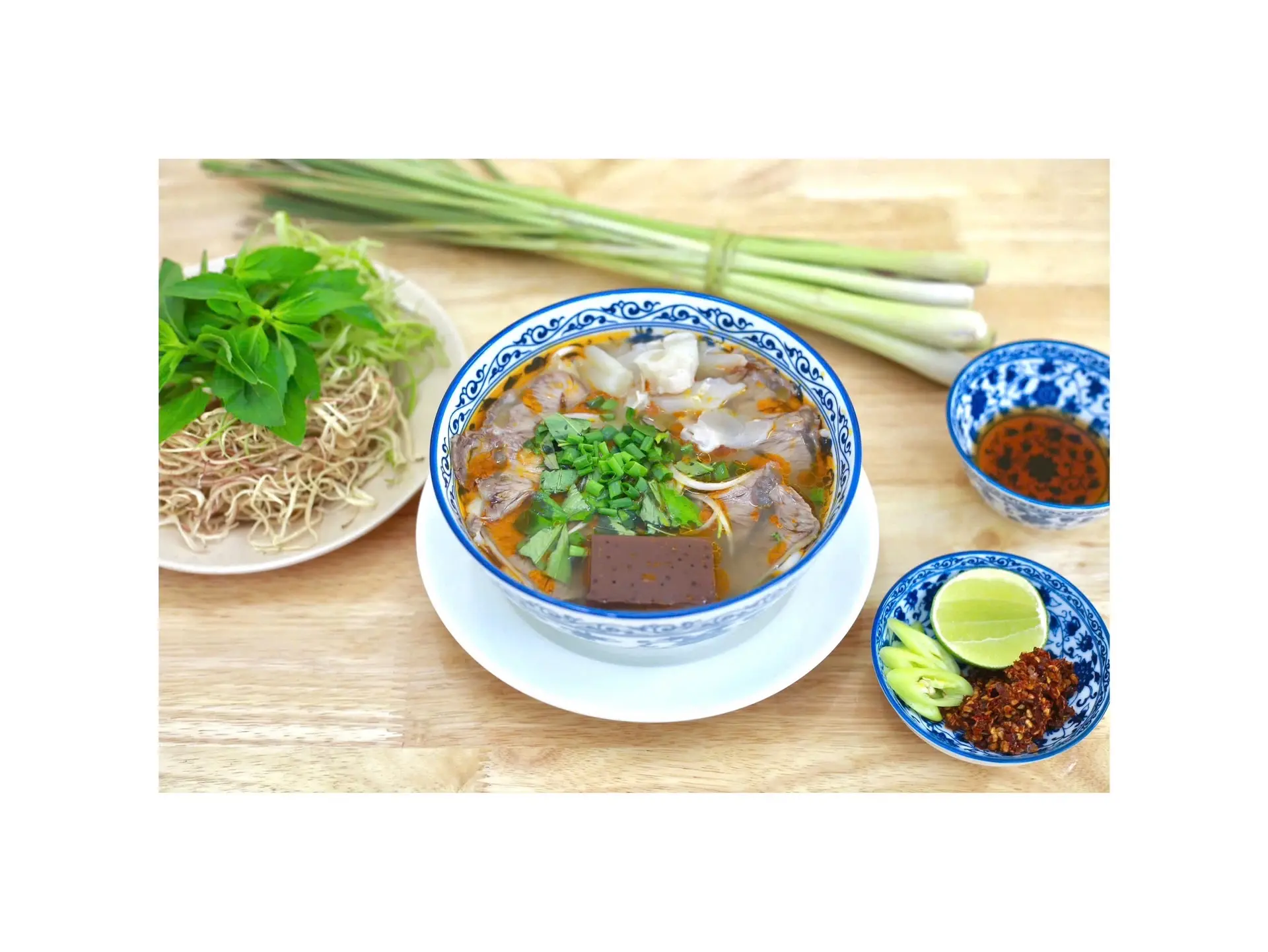 Hình ảnh Bún bò nạm gân