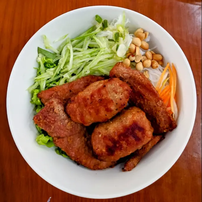 Hình ảnh Bún thịt nem nướng