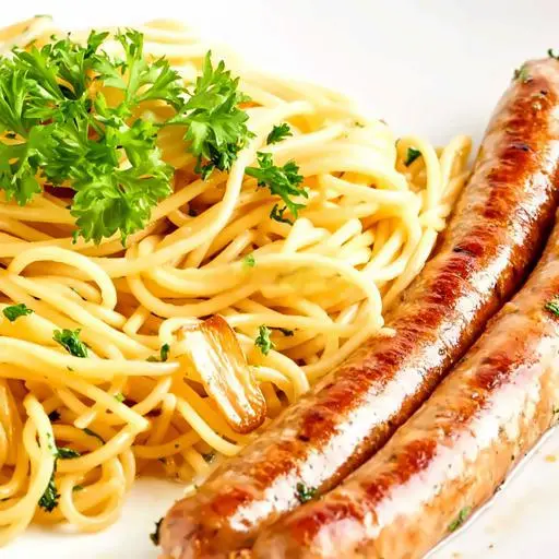 Hình ảnh Combo Steak pasta - Xúc xích Đức và khoai tây chiên