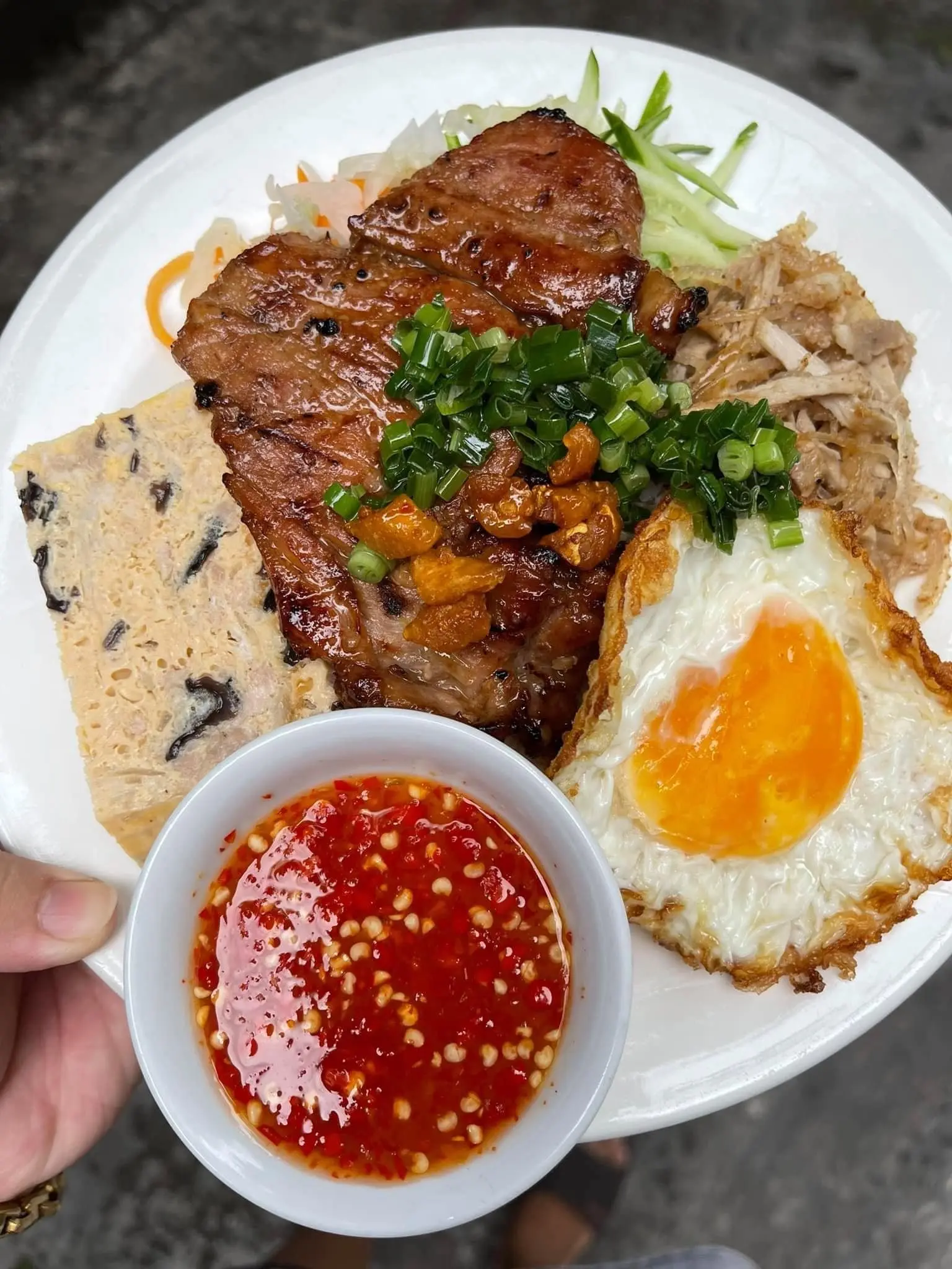 Hình ảnh Cơm tấm Sườn - Chả - Opla