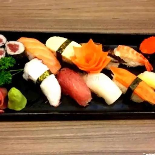 Hình ảnh Sushi thập cẩm C