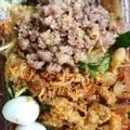 Hình ảnh Bánh tráng trộn thịt bằm, trứng cút, khô bò