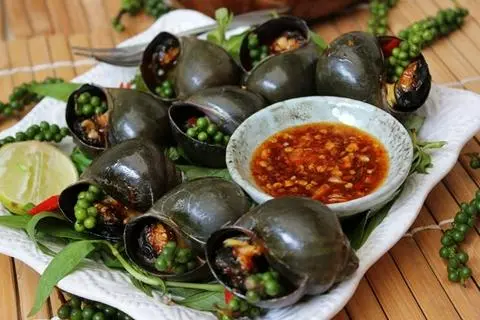Hình ảnh Ốc bươu nướng tiêu xanh 