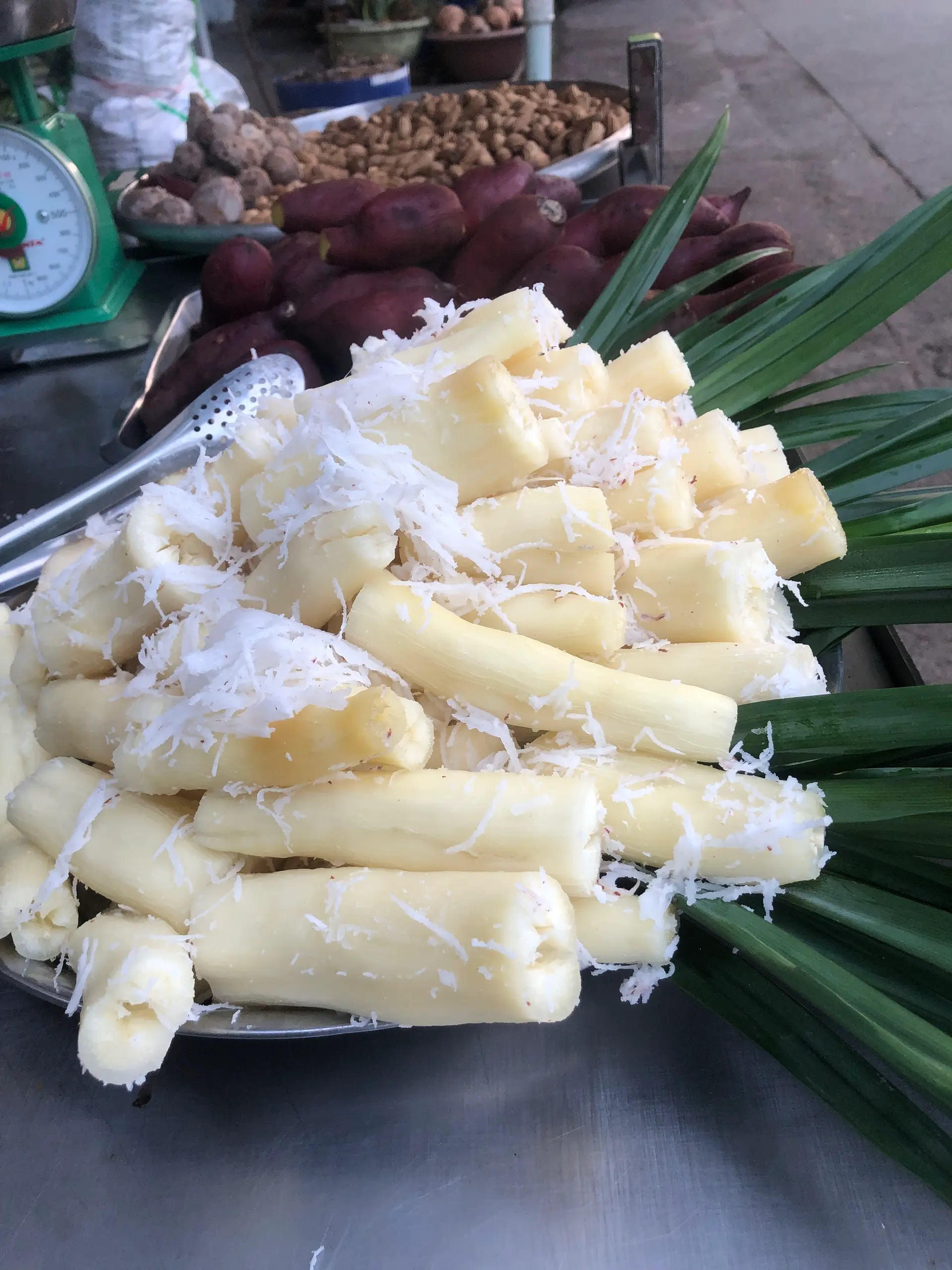 Hình ảnh Khoai mì hấp dừa 1 phần 