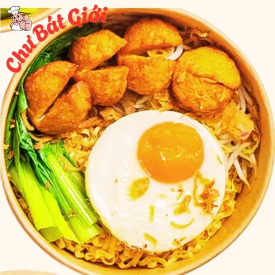 Hình ảnh Mì trộn bò viên trứng