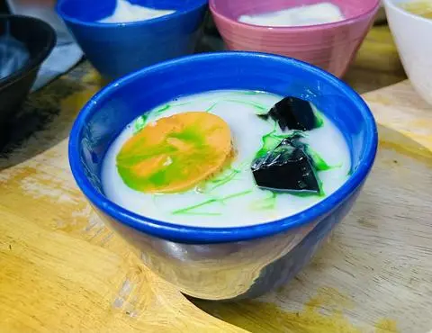 Hình ảnh Tàu hũ sâm dứa bánh flan