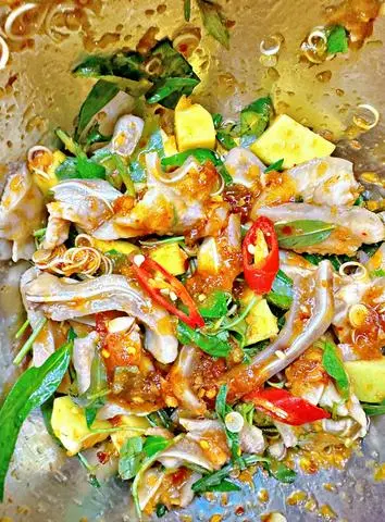 Hình ảnh tai heo giòn giòn sốt thái- phần lớn 