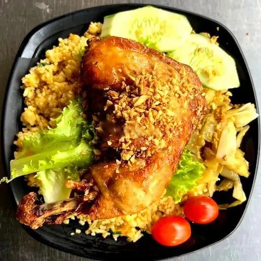Hình ảnh Cơm Gà Sốt Me Đùi Lớn