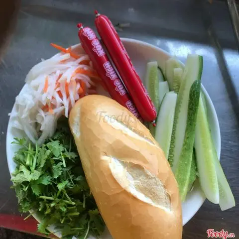 Hình ảnh Bánh mì xúc xích - nhỏ