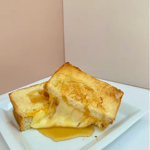 Hình ảnh Toast Mozzarella Mật Ong