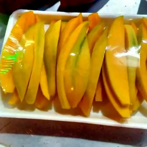 Hình ảnh Xoài chín cắt sẵn