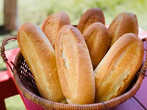 Hình ảnh Bánh mì không (đặc ruột)