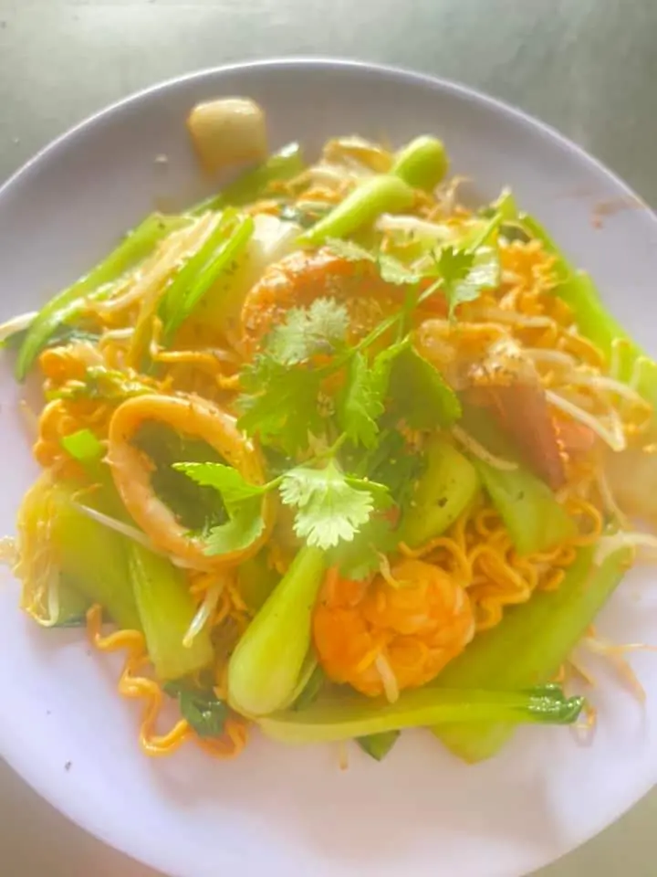 Hình ảnh mỳ gói xào thập cẩm 