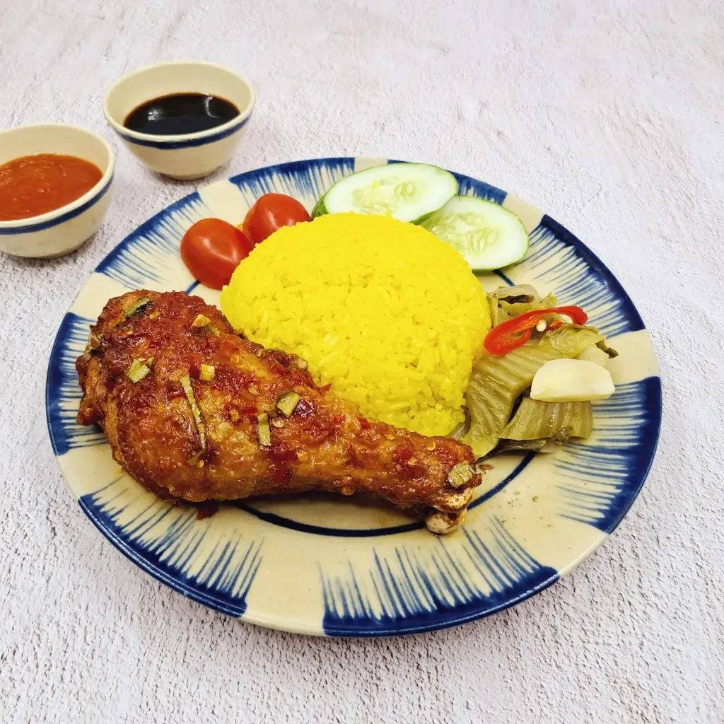 Hình ảnh Cơm chiên đùi gà nhỏ 