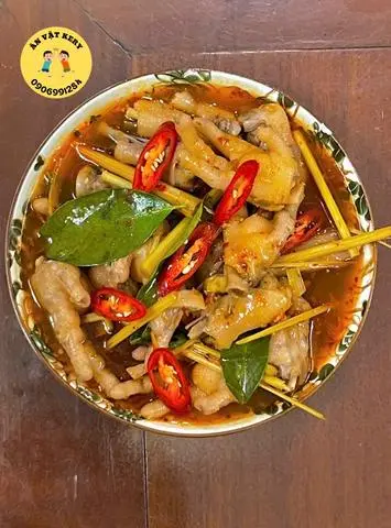 Hình ảnh CHÂN GÀ XÀO CAY (KÈM BÁNH MÌ)