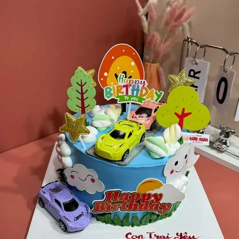 Hình ảnh Bánh kem sz 18cm cho bé trai ( mẫu ngẫu nhiên)