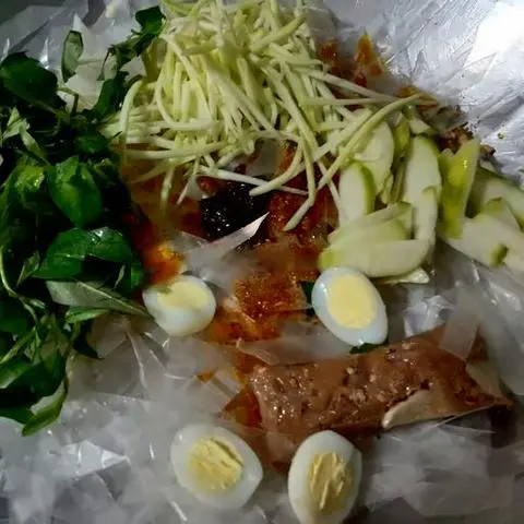 Hình ảnh Bánh tráng trộn tré