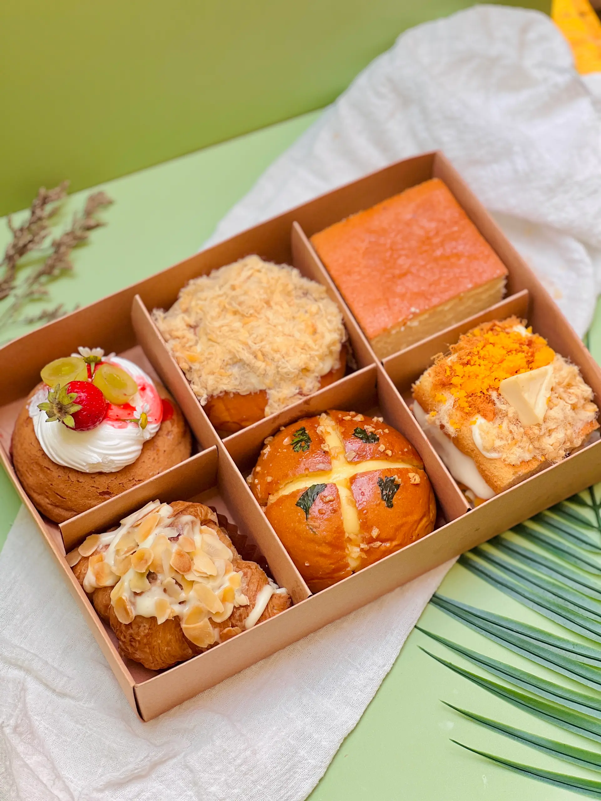 Hình ảnh Set 6 bánh ngẫu nhiên
